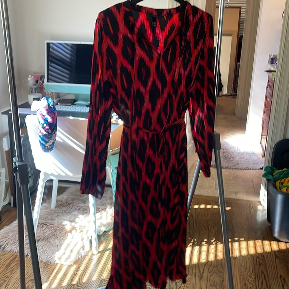 Women's silky ikat print red pleated blouson midi dress size XL